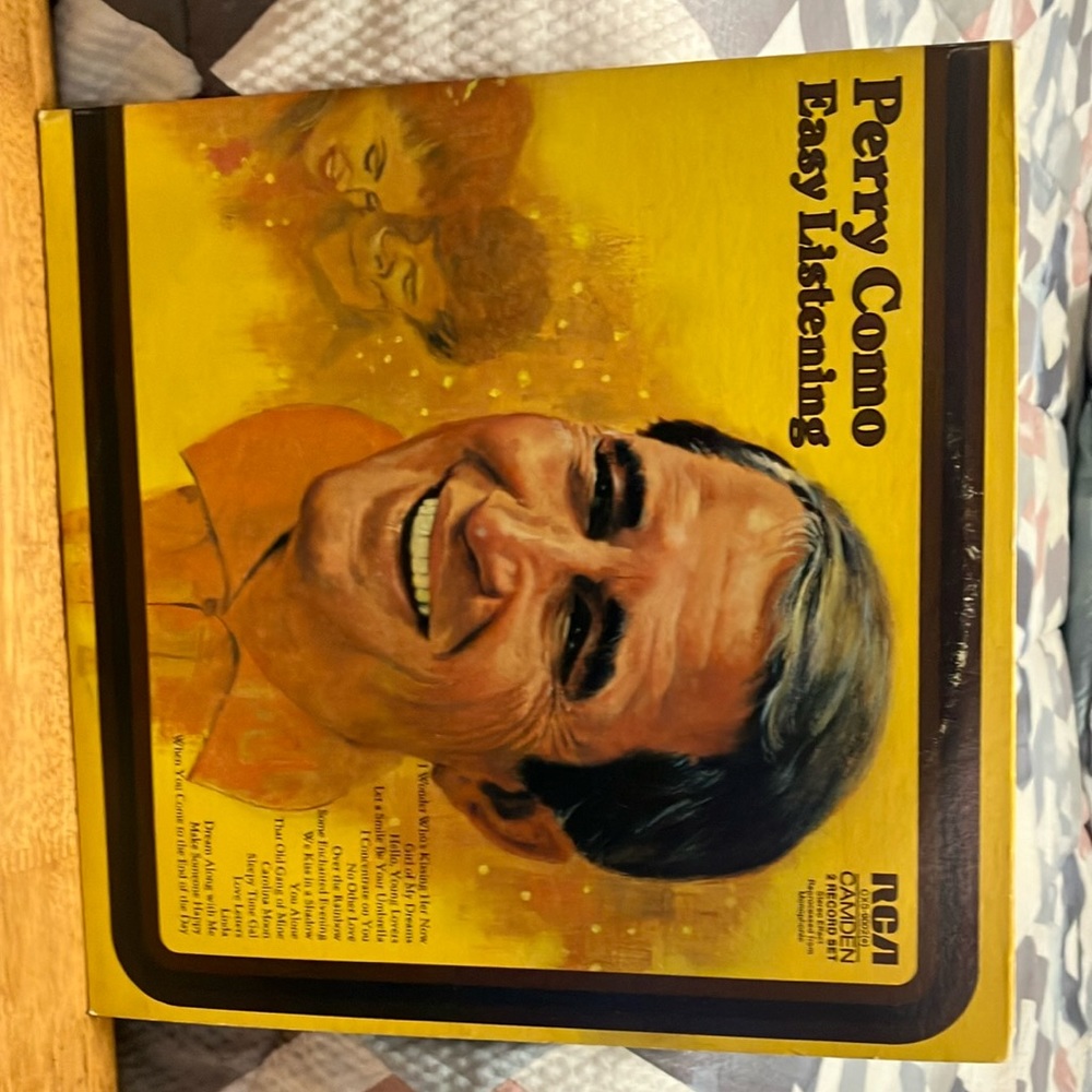 Vintage 1971 Perry Como , 2 album set , great condition , no scratches.  My mom